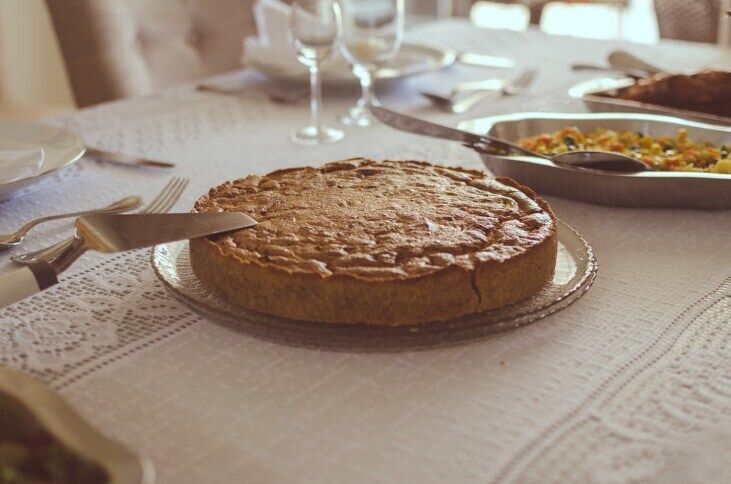 Pie with oat flour