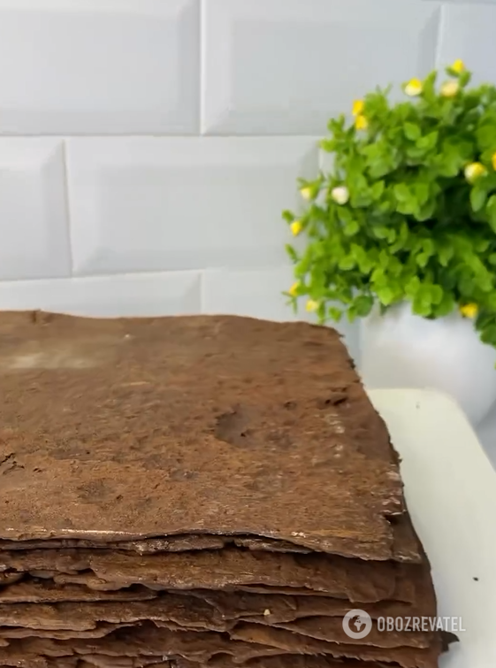 The perfect Spartacus cake with thin cakes and delicate cream: how to make the dough correctly