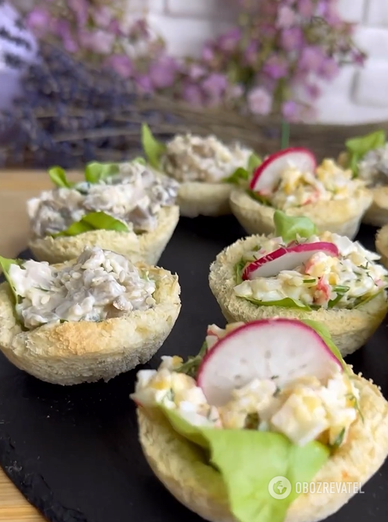 What to make budget tartlets for a festive table with: simply use toast bread
