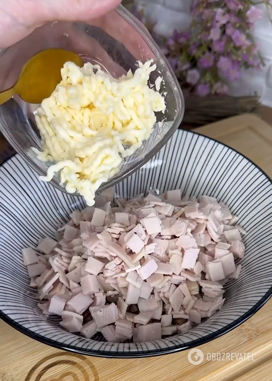 What to make budget tartlets for a festive table with: simply use toast bread