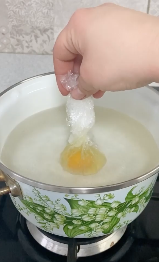 Boil the egg for 20 seconds