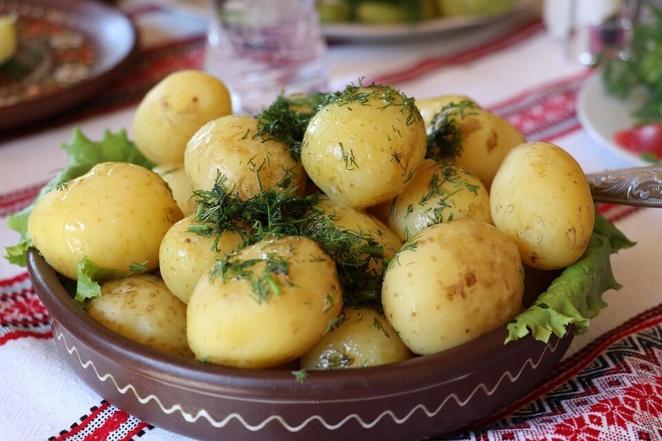 How to quickly peel new potatoes