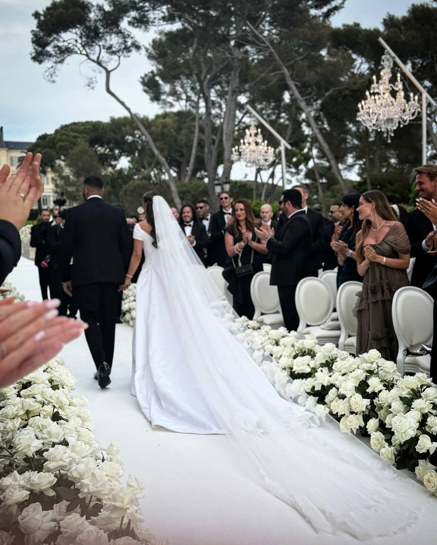Billionaire Umar Kamani and model Natha Adele celebrated the ''wedding of the year'' for $ 25 million: Mariah Carey and Andrea Bocelli entertained the star guests. Photo