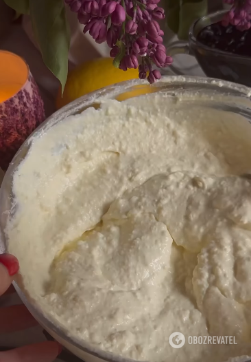 Ciasto wielkanocne z twarogiem jagodowym i cytryną: jak zrobić pyszny deser na Wielkanoc