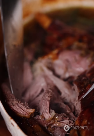 Baked leg of lamb: how to cook a delicious dish for Easter