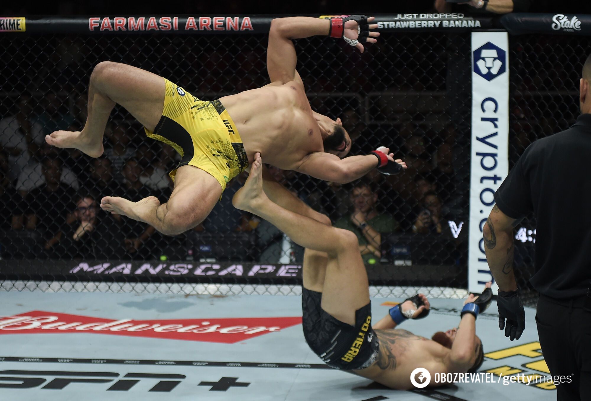 Flip to the head. The Ukrainian UFC fighter lost at the 54th second of the fight without throwing a single punch. Video
