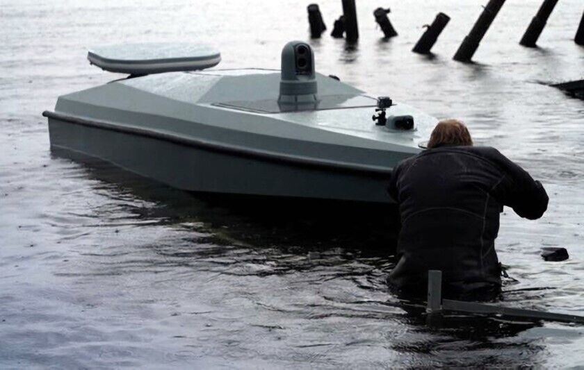 Dron ''Magura V5'' uderza w łódź motorową pasażerów na Krymie: Głóny Zarząd Wywiadu pokazuje wideo z operacji