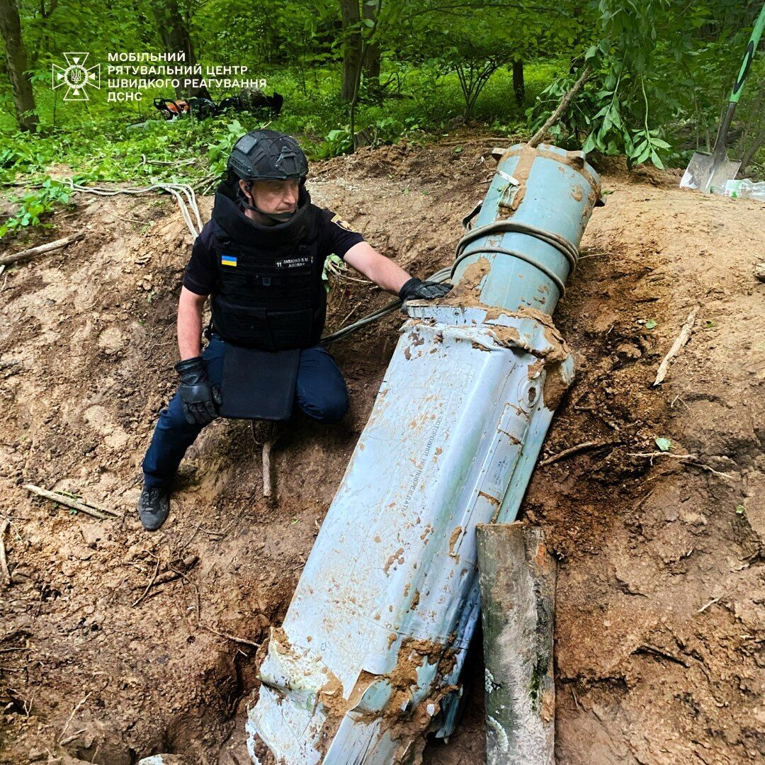 A warhead of the latest Russian X-69 missile was found in Kyiv. Details and photos