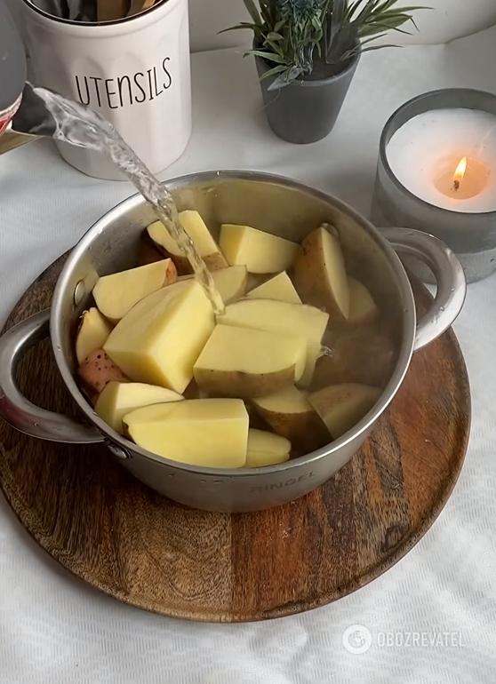 Potatoes in sour cream like new: cook before the season starts