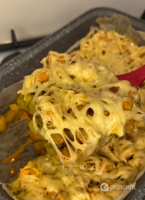 Better than mashed potatoes: how to cook delicious potatoes with chicken and cheese in the oven