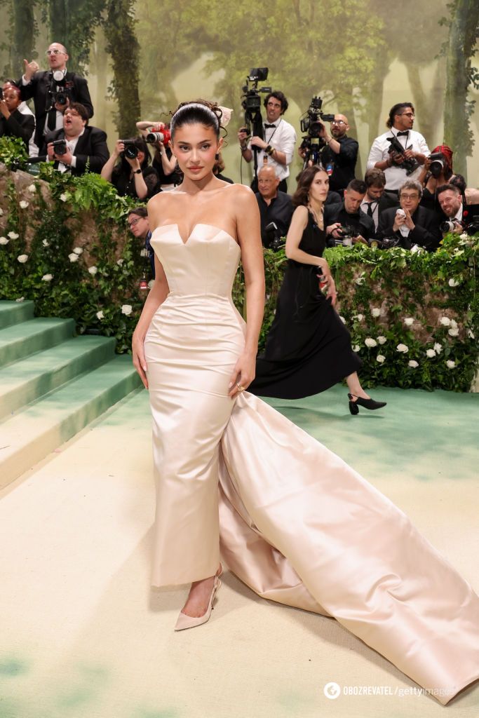 Lana Del Rey in branches, half-naked Rita Ora and Kim Kardashian, whose waist impressed everyone. The best looks at the Met Gala 2024