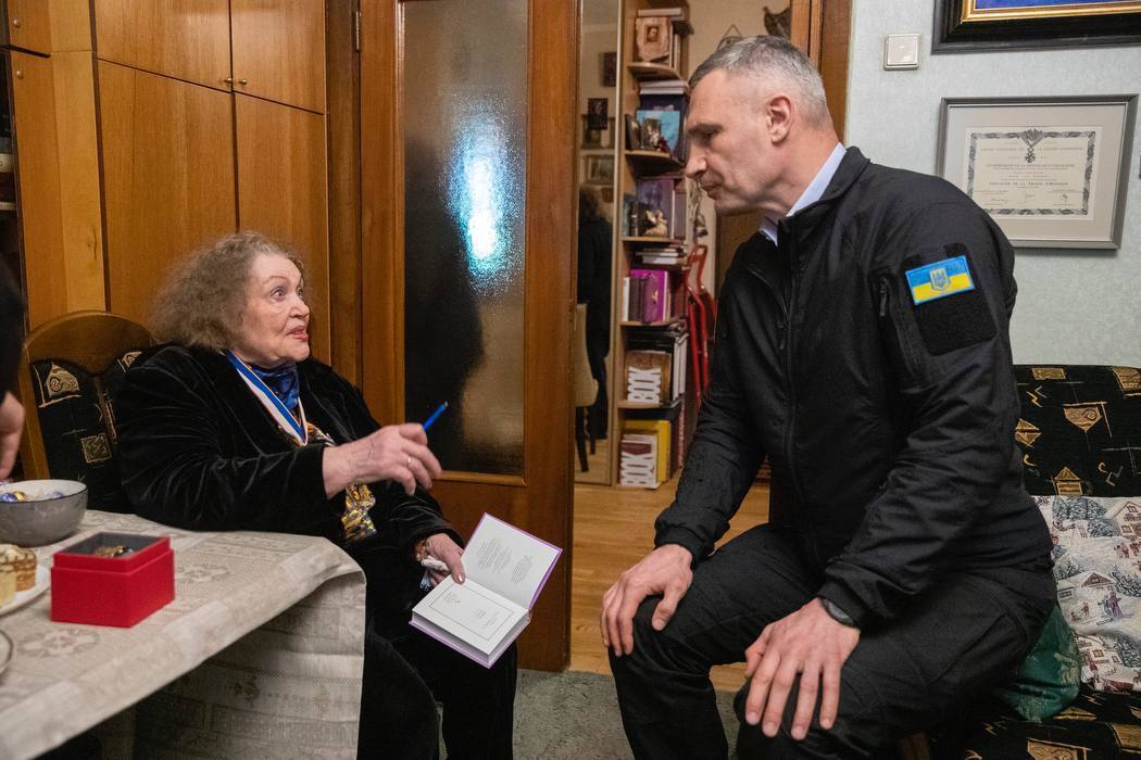 Klitschko awarded the title of ''Honorary Citizen of Kyiv'' to Lina Kostenko and Valerii Zaluzhnyi. Photo