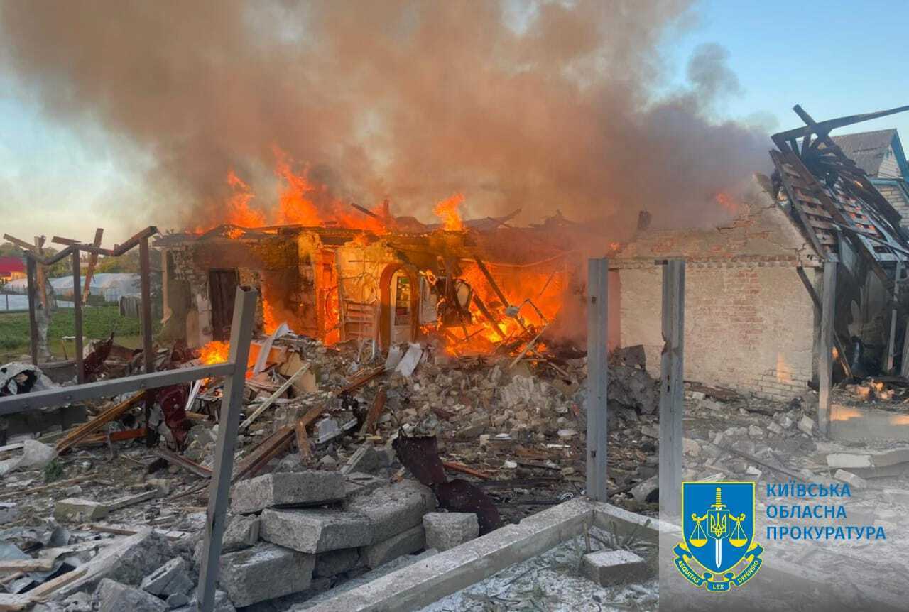 Only the walls remain of the house: a mother and son were injured as a result of a Russian strike on Kyiv region. Video