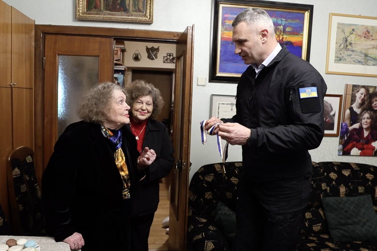 Klitschko awarded the title of ''Honorary Citizen of Kyiv'' to Lina Kostenko and Valerii Zaluzhnyi. Photo