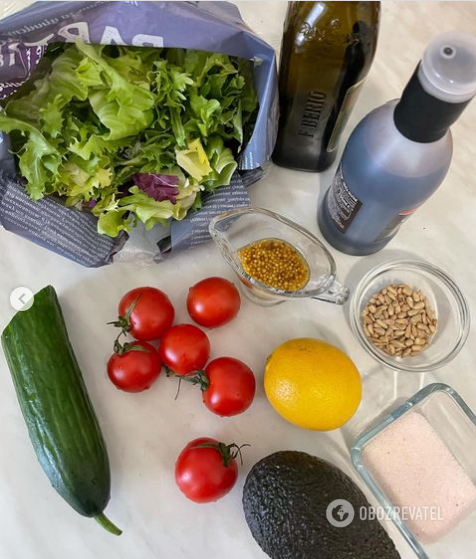 Green mixed salad: what to combine to make the dish hearty and light