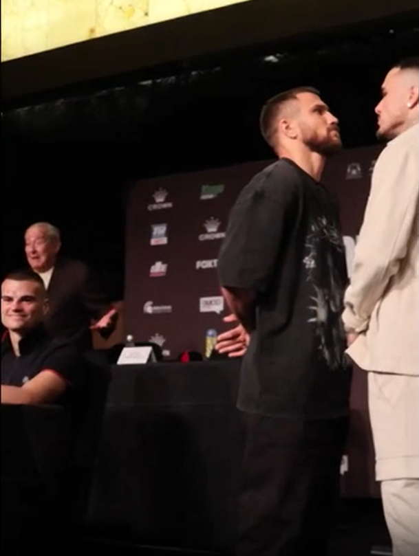 Lomachenko and Kambosos staged an ''eternal'' duel of looks before the championship fight. Video