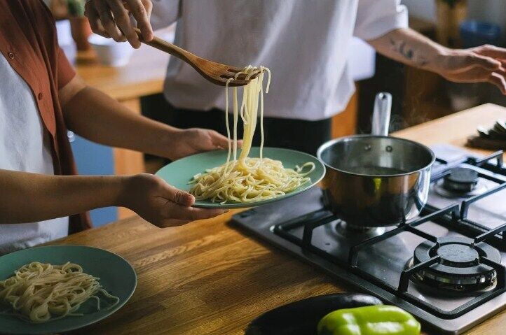 How to boil pasta so it doesn't stick together