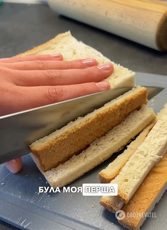 Lazy sausages in bread instead of the usual dough: you will prepare the dish in minutes