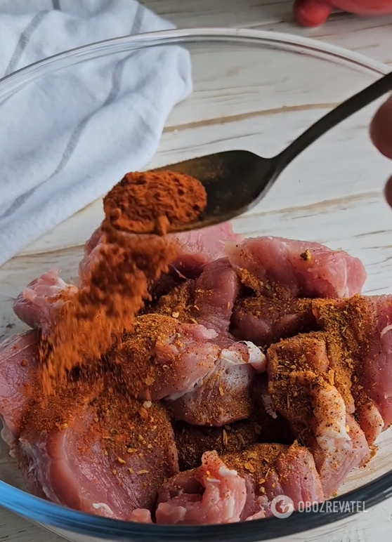 What sauce to cook pork with to make it soft and juicy: we share the most successful recipe