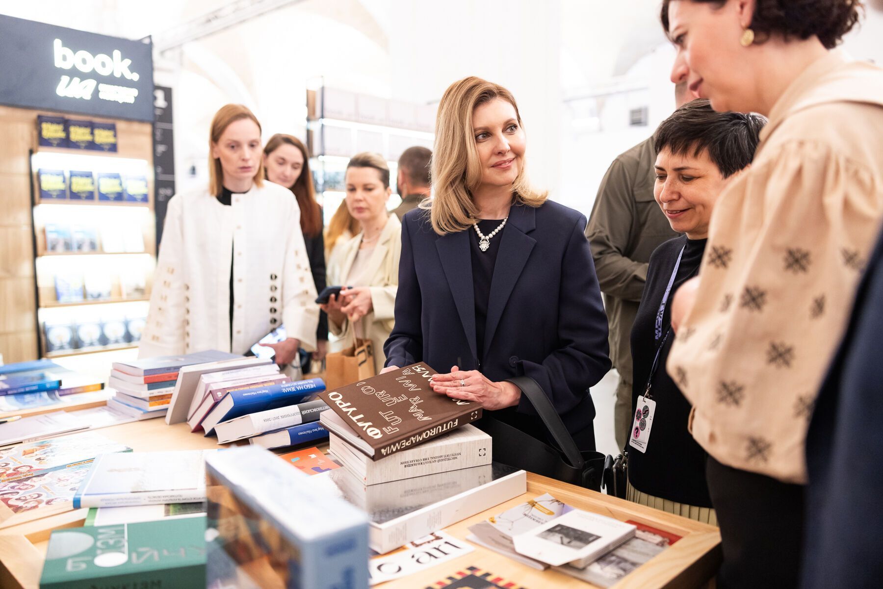 Zelenska at the Book Arsenal for the first time in a long time appeared with a bag in an elegant look: what accessories does the first lady wear