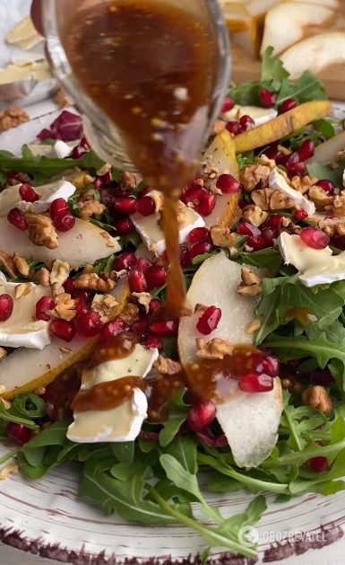What delicious salad to prepare with pomegranate: no mayonnaise needed