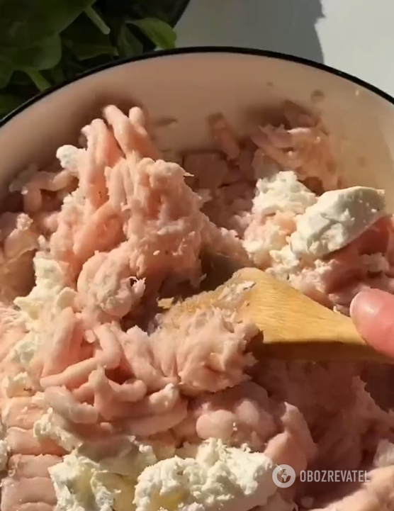 Chicken cutlets will be very tender and juicy: what to add to the minced meat