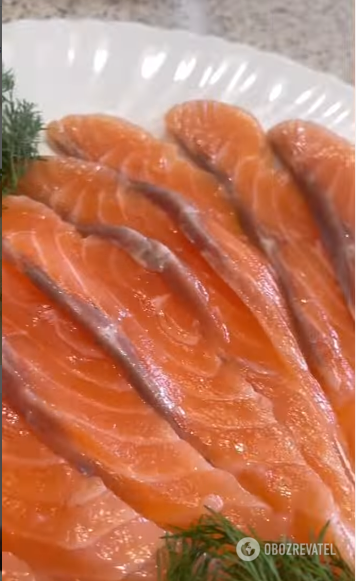 How to salt salmon deliciously: you need one unusual ingredient