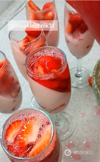 The most delicious strawberry dessert: preparing a summer delight in a glass