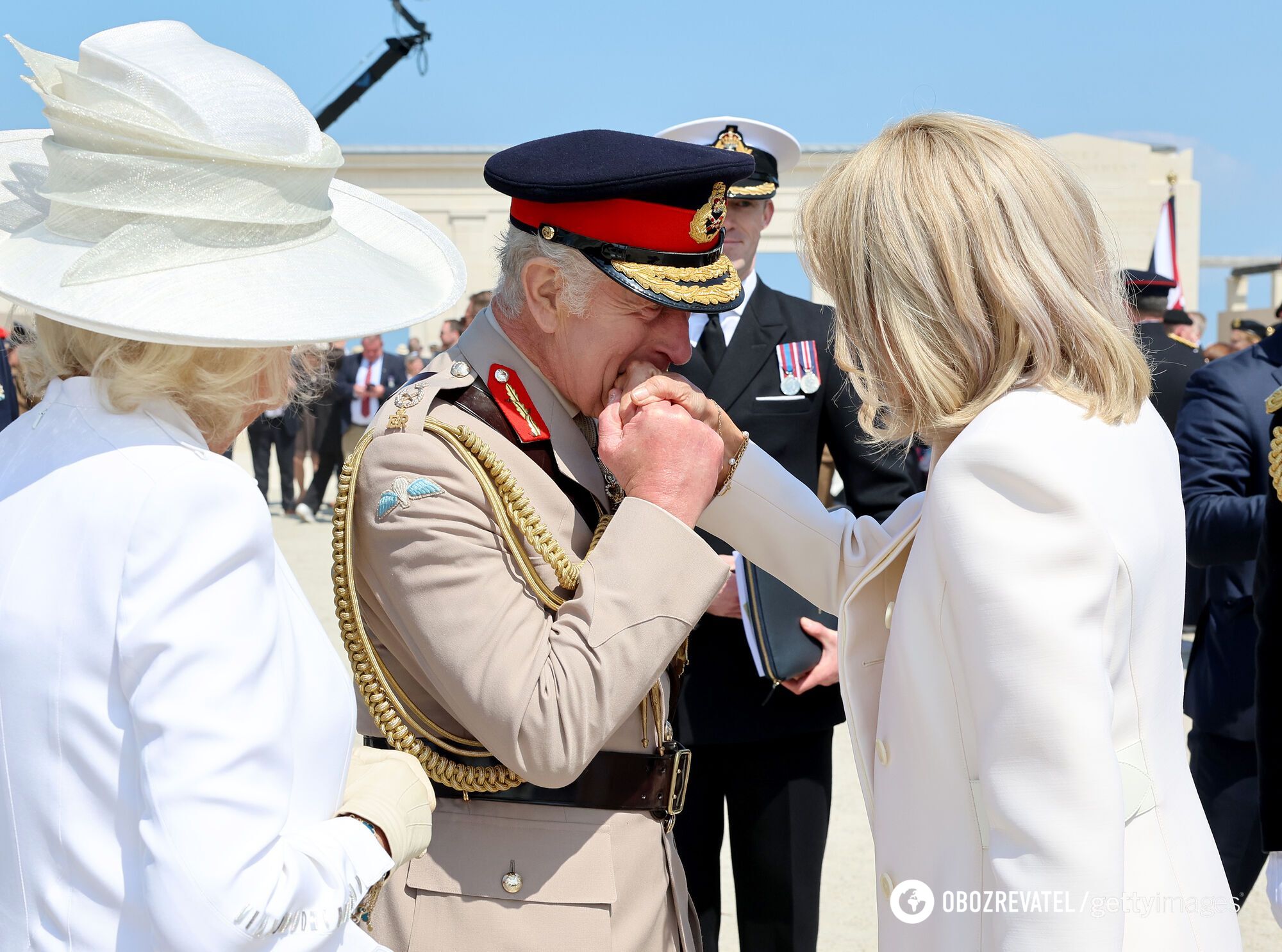 Brigitte Macron broke protocol at a meeting with Queen Camilla: an awkward moment caught on video