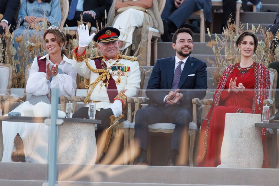 Pregnant Princess Rajwa of Jordan makes a public appearance in her new status for the first time: the stunning red dress was made to order