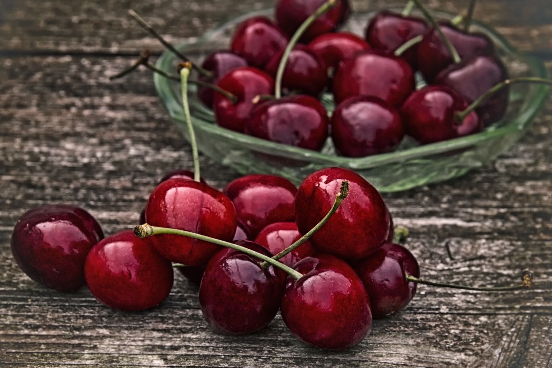 How to pickle sweet cherries