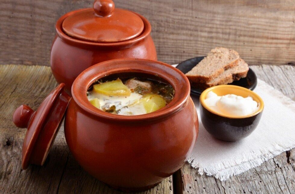 Baked potatoes in pots