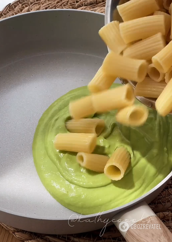 How to make delicious pasta for dinner: you do not even need meat