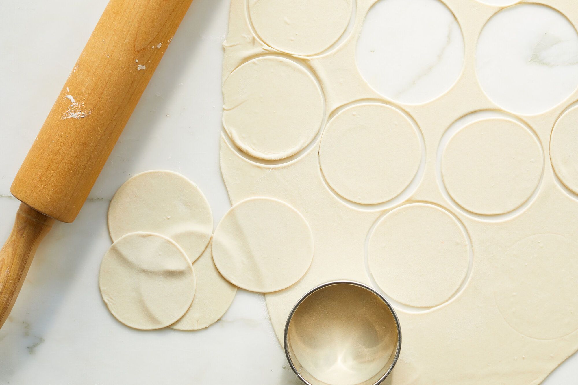 A versatile dough for dumplings, dumplings and chebureks