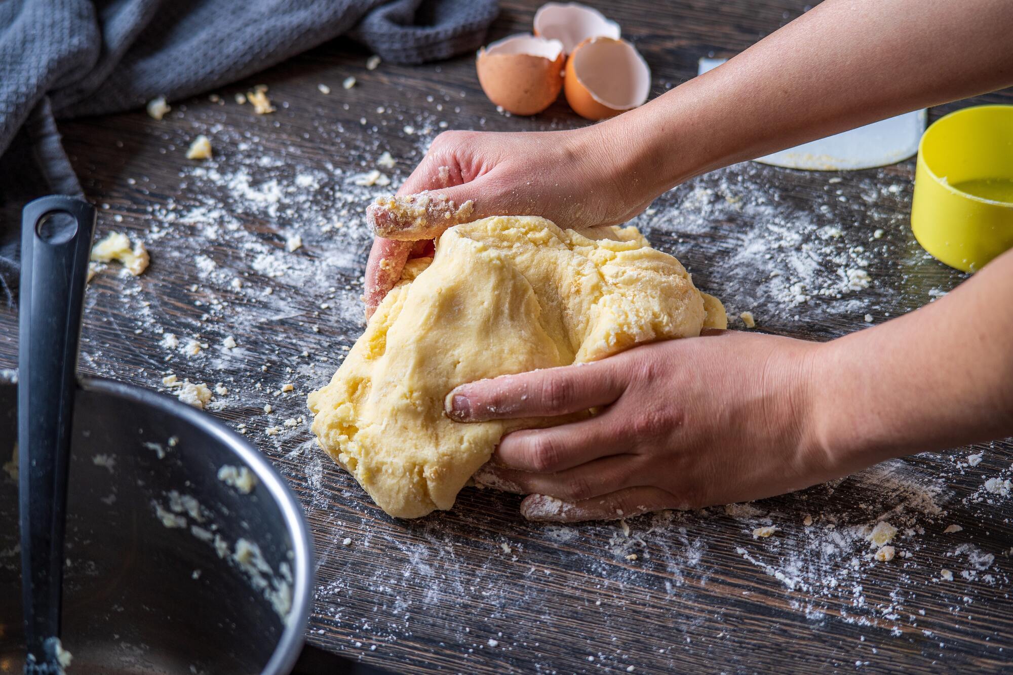 How to make thin, elastic pizza dough: sharing the technology