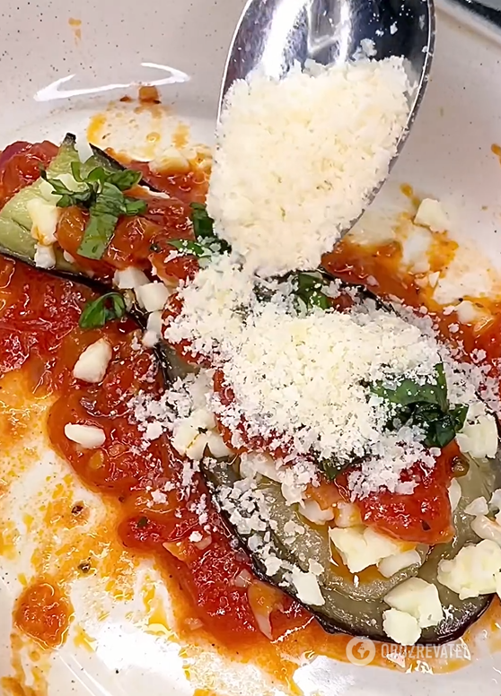 Spicy eggplant parmigiana for a hearty lunch: how to cook a delicious dish