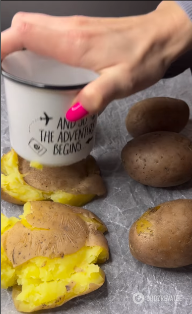 How to quickly bake potatoes in their skins: it turns out very soft and juicy