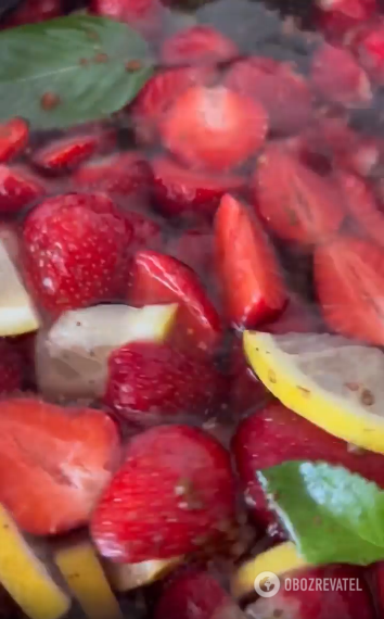 Healthy compote that will save you in the summer heat: what to make