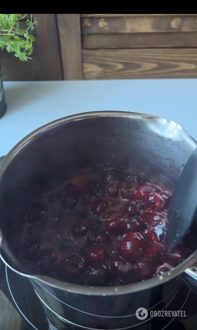 Spicy cherry sauce for meat: how to make at home