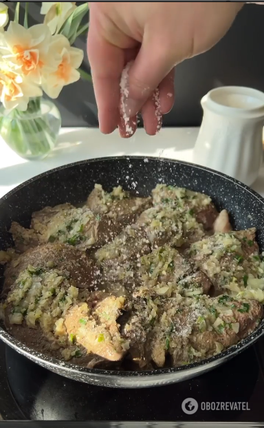 How to cook liver to make it flavorful and soft: one ingredient to add