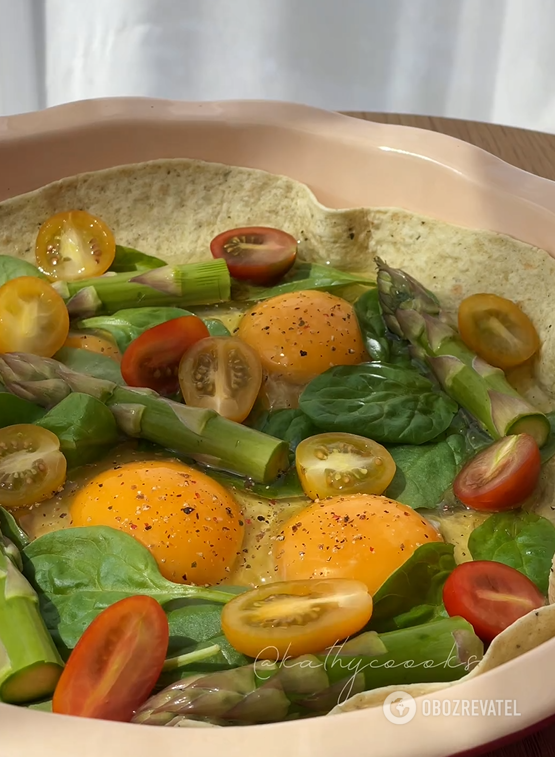 Simple breakfast with seasonal vegetables in pita bread: how to prepare a hearty dish