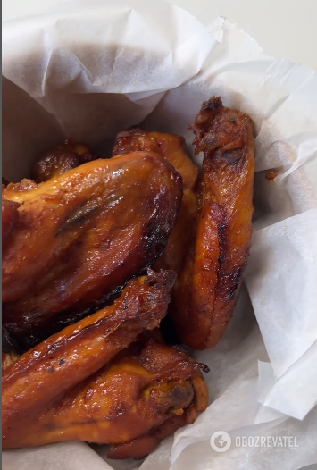 Ready-baked glazed wings