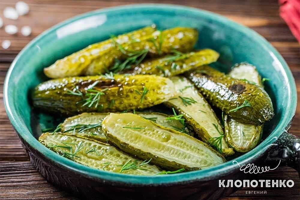 Oven-baked cucumbers with honey and lemon.