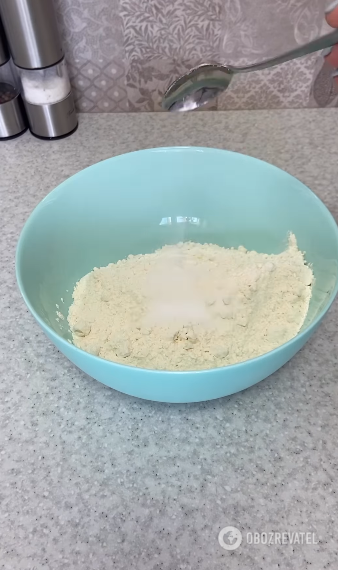 Quick pita bread in a frying pan: you need only 4 ingredients