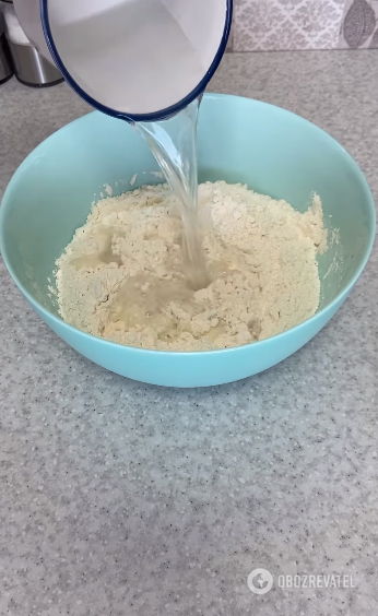 Quick pita bread in a frying pan: you need only 4 ingredients