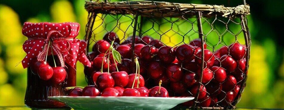 Cherry jam with chili and lemon zest: a recipe from Yevhen Klopotenko