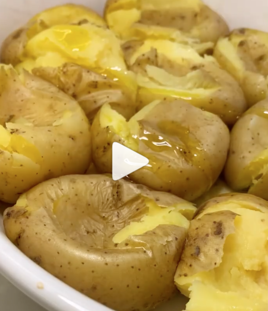 Potatoes with oil and herbs