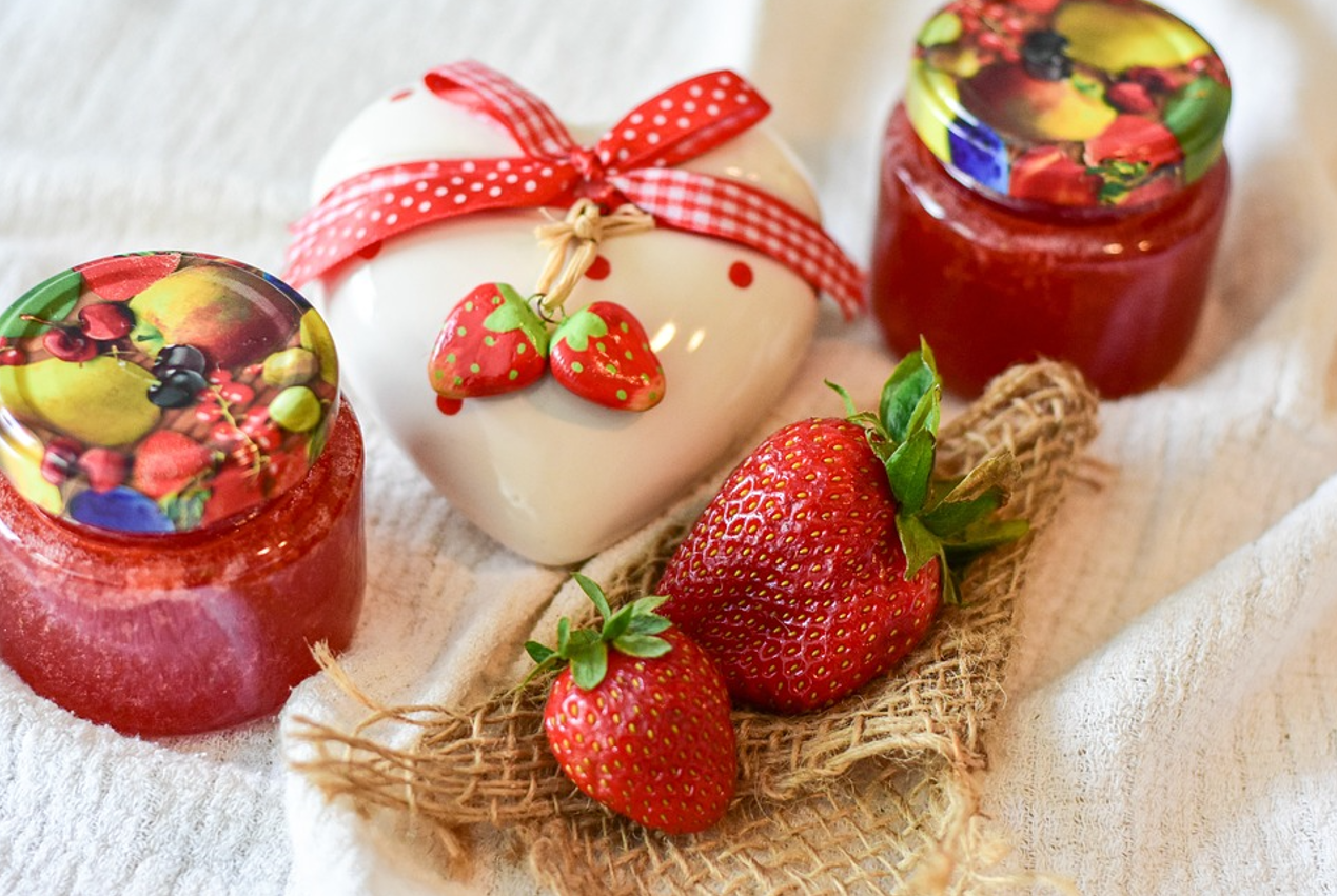 How much sugar to add to strawberry jam