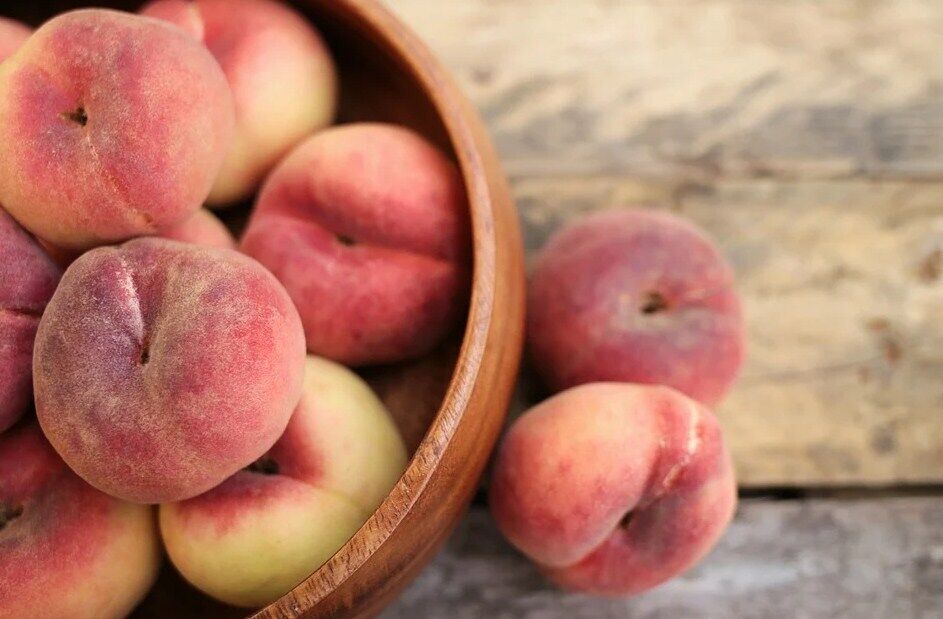 Canned peaches for the winter