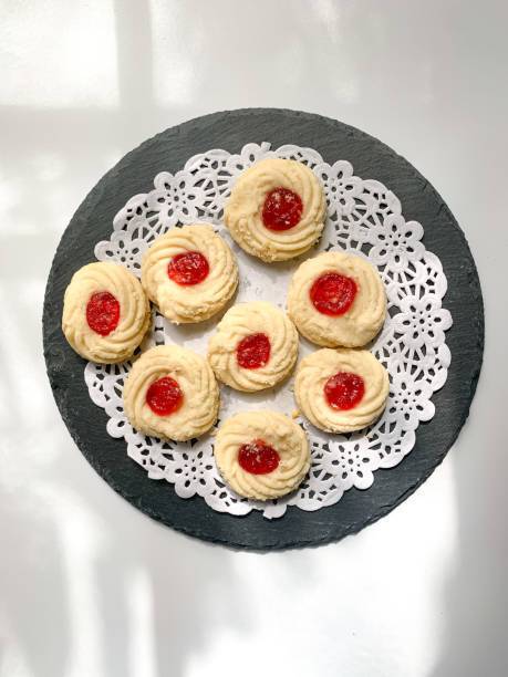 Shortbread cookies with jam